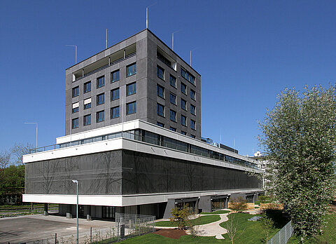 Sigma-Institut im Gebäude "WTZ"-Wirthstraße 9 neben dem evangelischen Diakoniekrankenhaus in Freiburg im Breisgaz im Schwarzwald